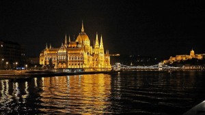 budapest-at-night-3037781_960_720