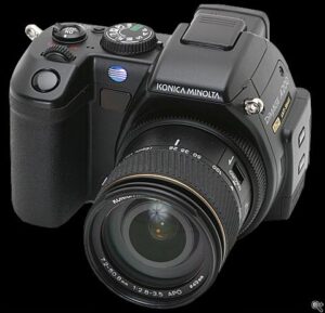Minolta DiMAGE A200 Review: Versatility and Image Quality in a Compact Design